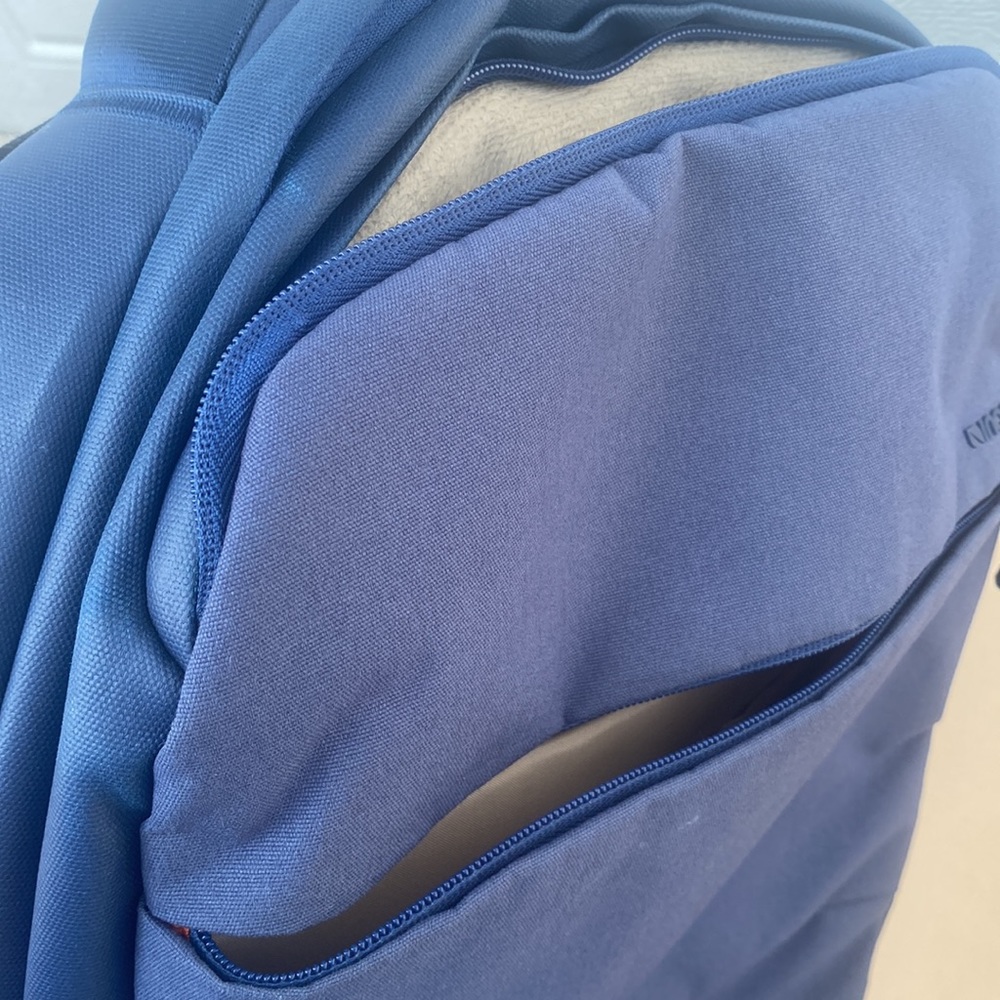 Incase Backpack (Color: Blue) - Picture 5 of 9